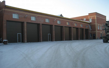 Промышленные секционные ворота DOORHAN